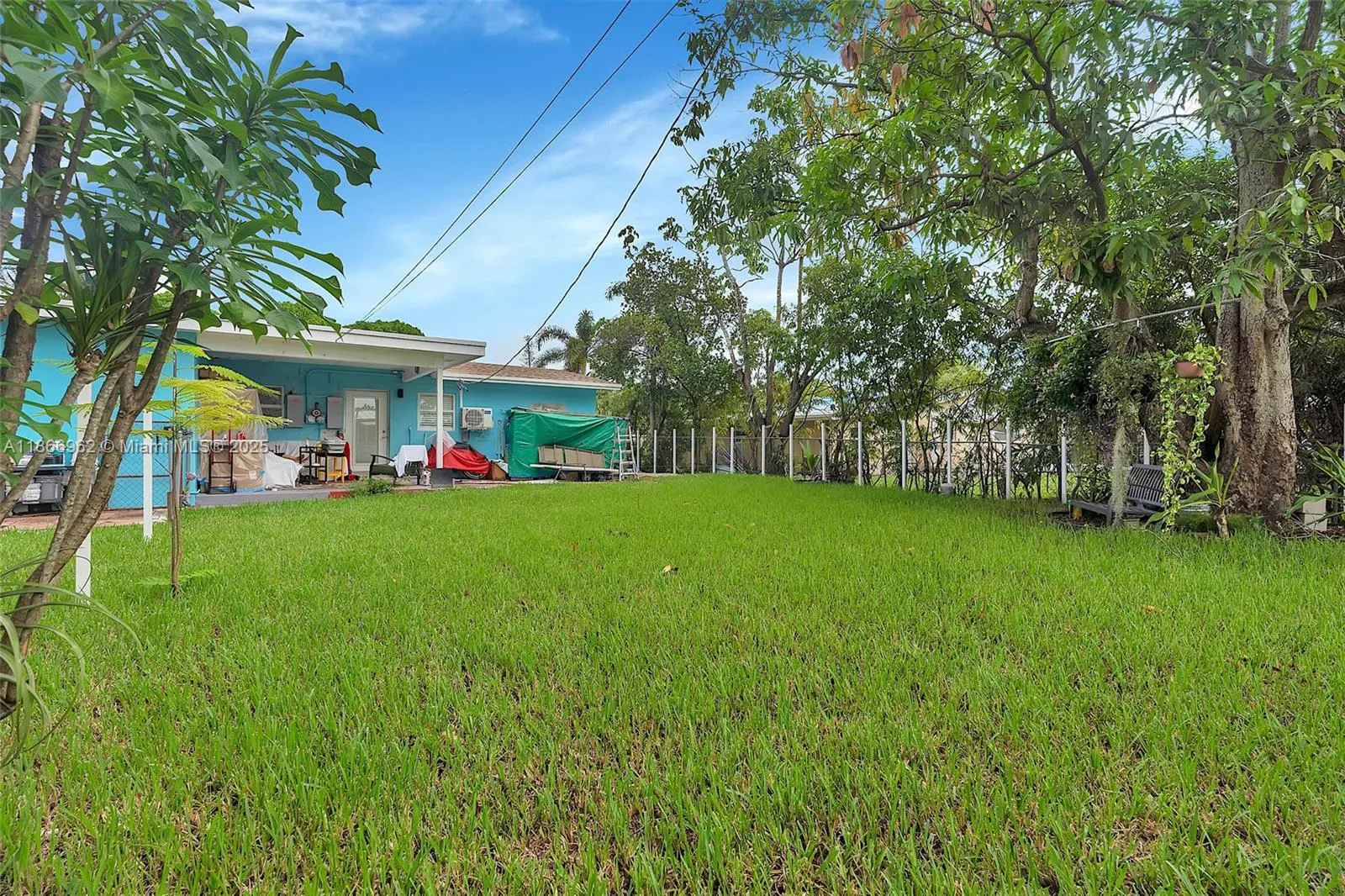 950 SW 30th St