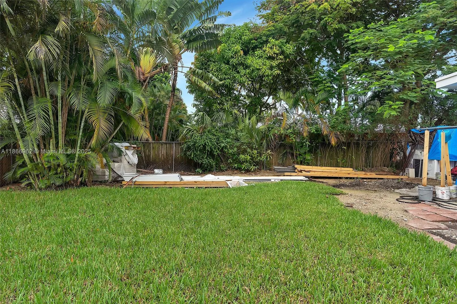 950 SW 30th St