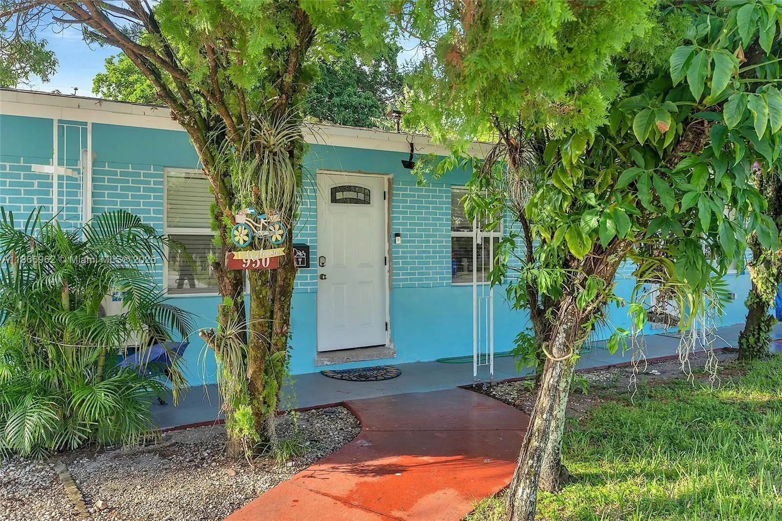 950 SW 30th St
