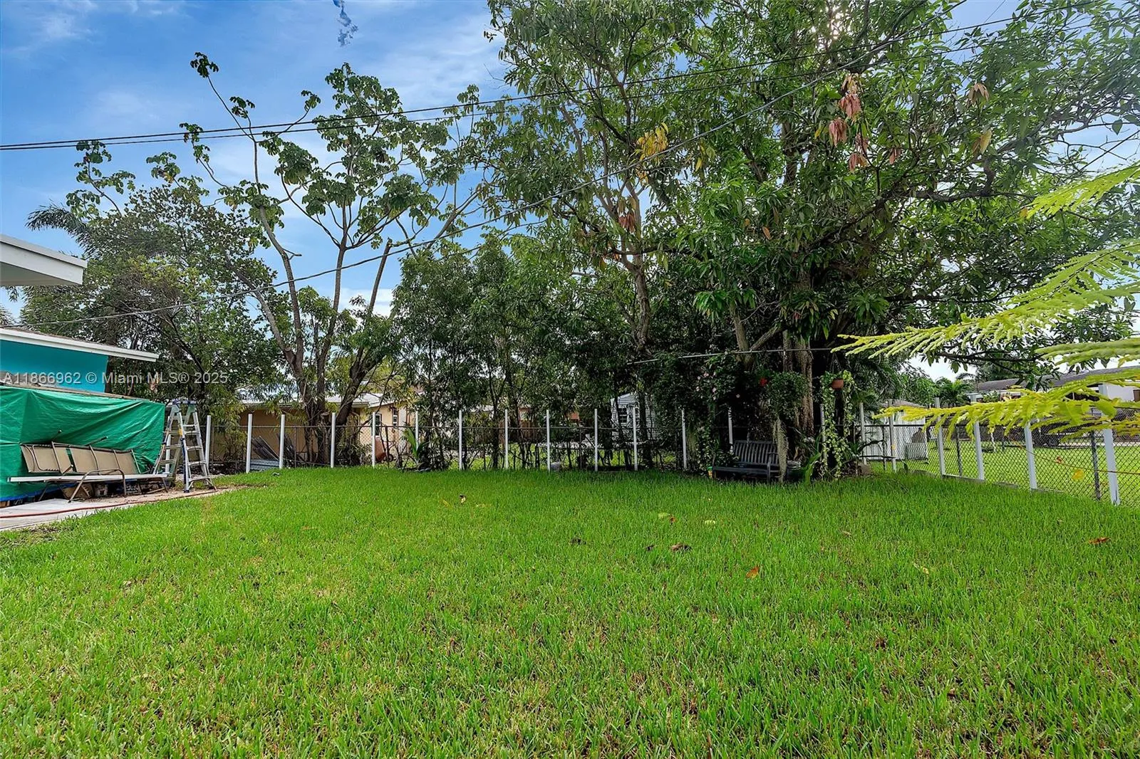 950 SW 30th St