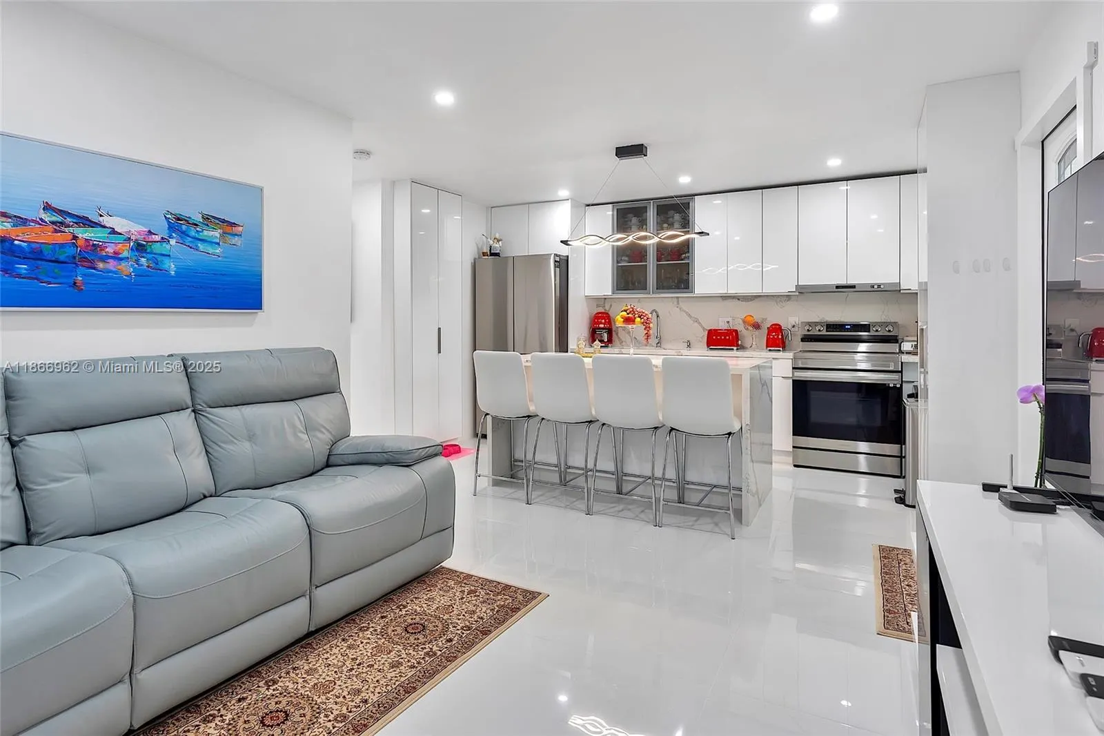 950 SW 30th St