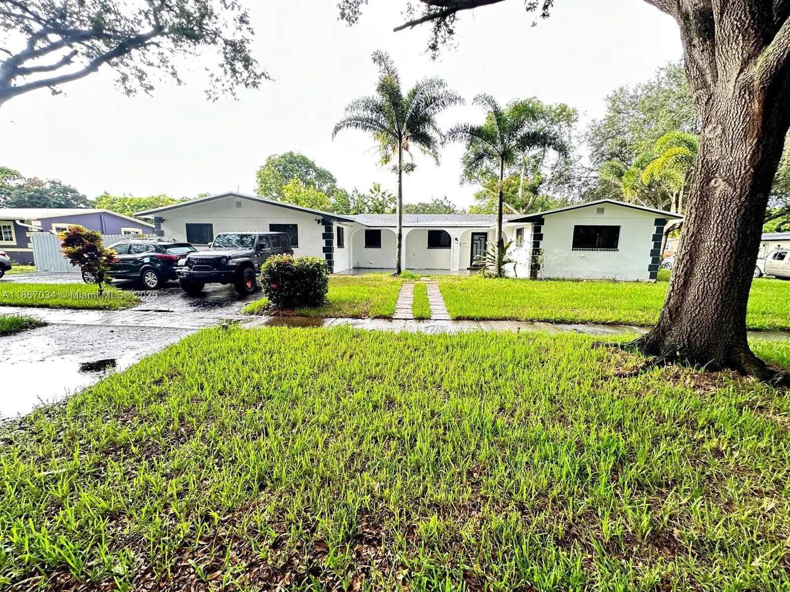 4661 NW 4th St, #1