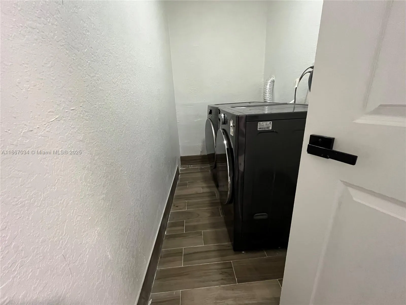4661 NW 4th St, #1