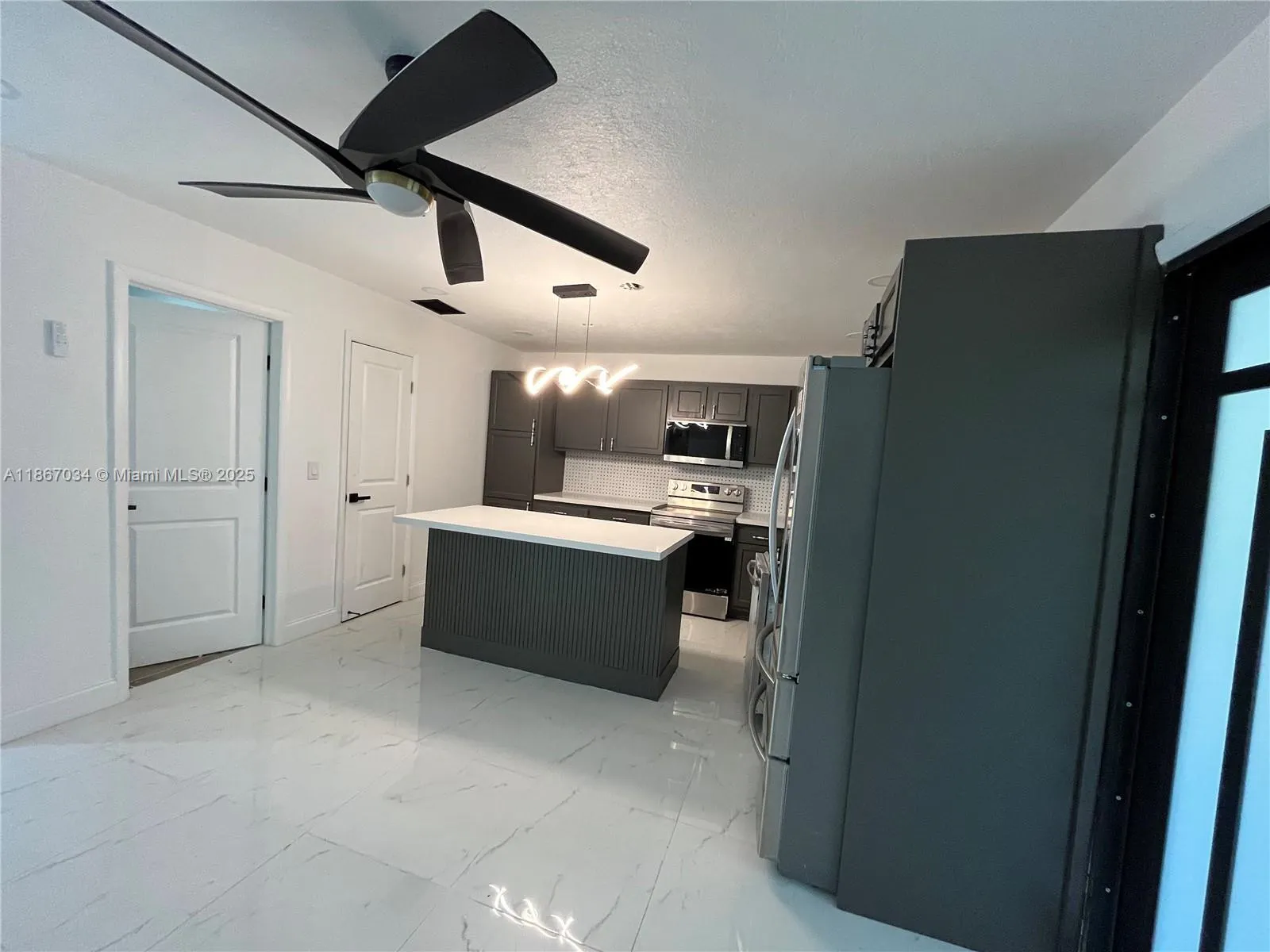 4661 NW 4th St, #1