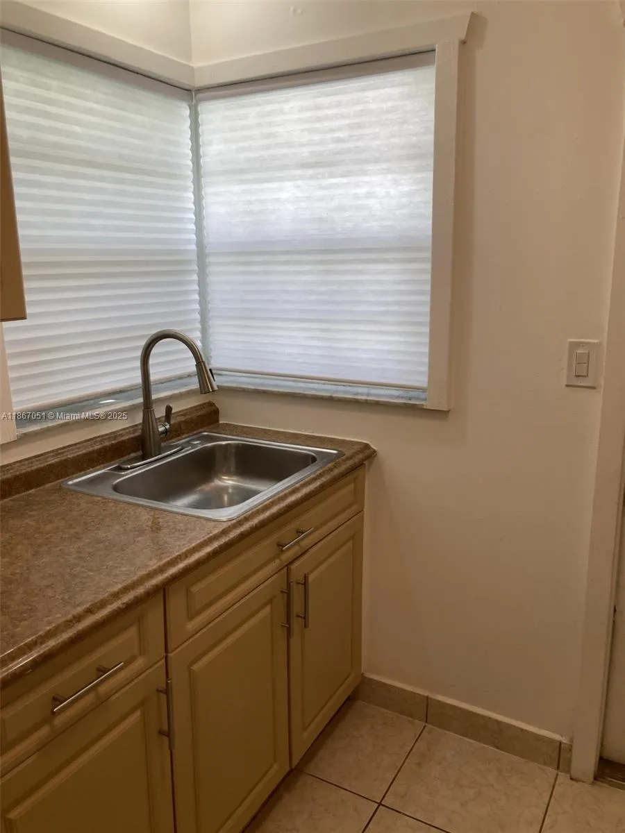 2101 Bay Dr, #3