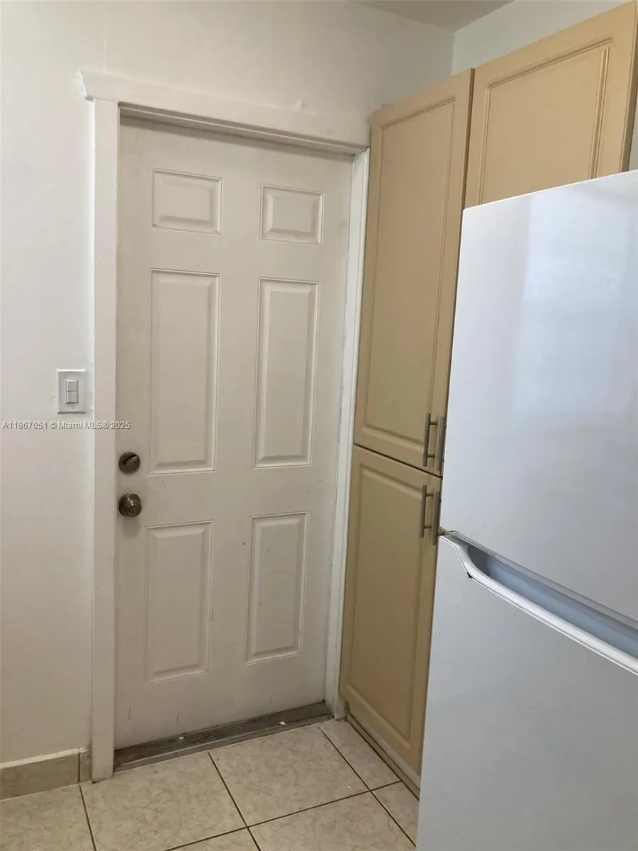 2101 Bay Dr, #3