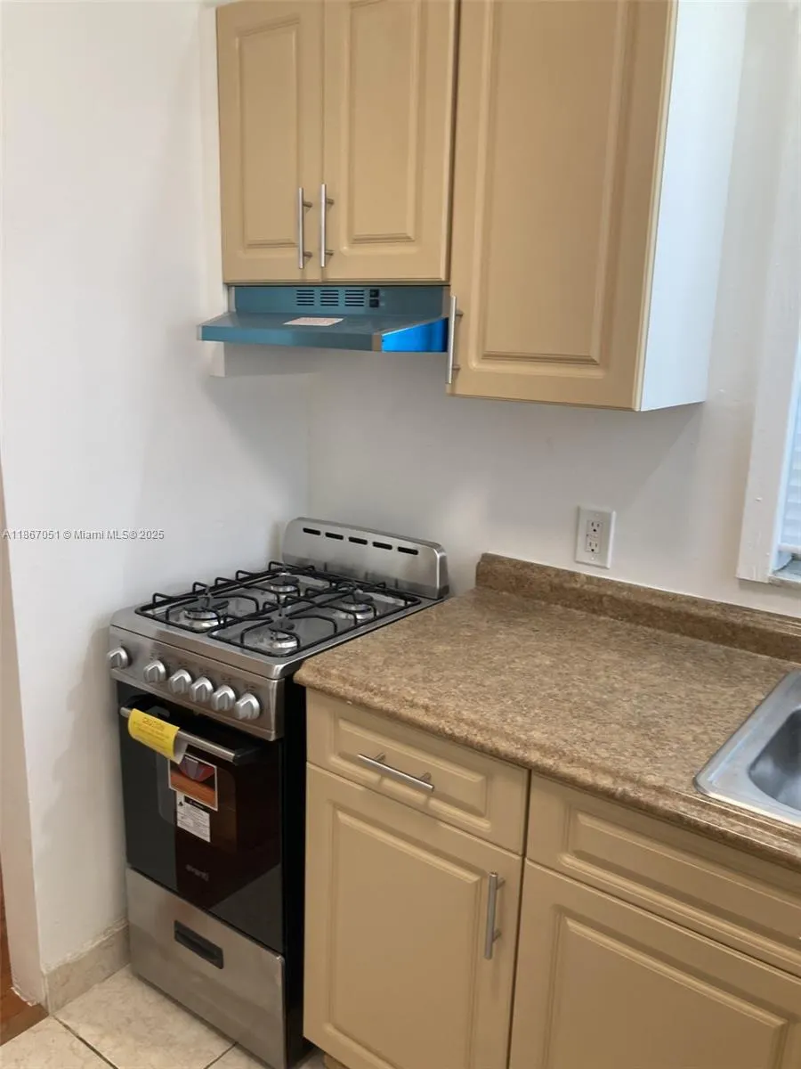 2101 Bay Dr, #3