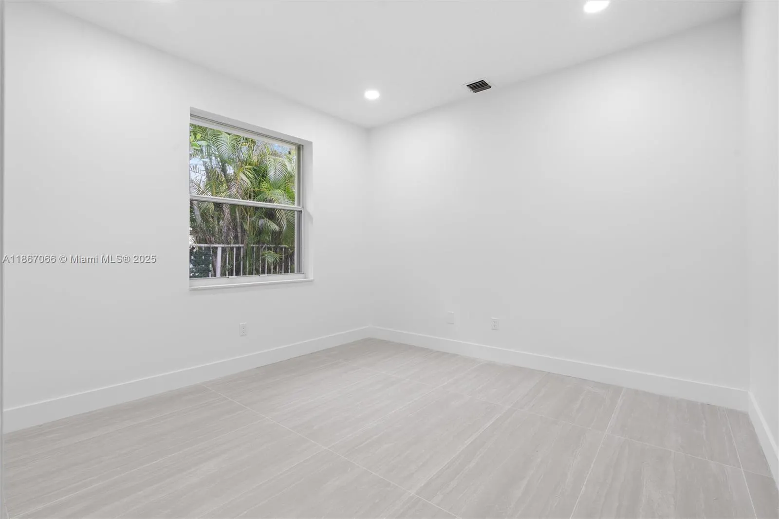 21677 Marigot Dr