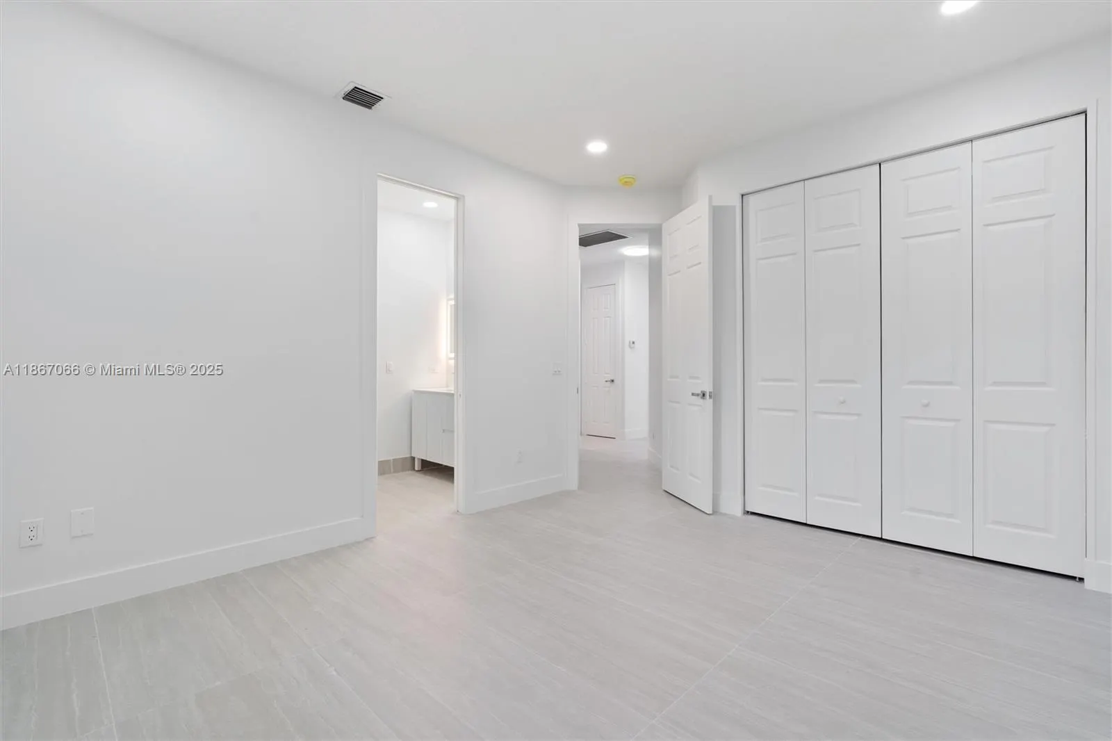 21677 Marigot Dr