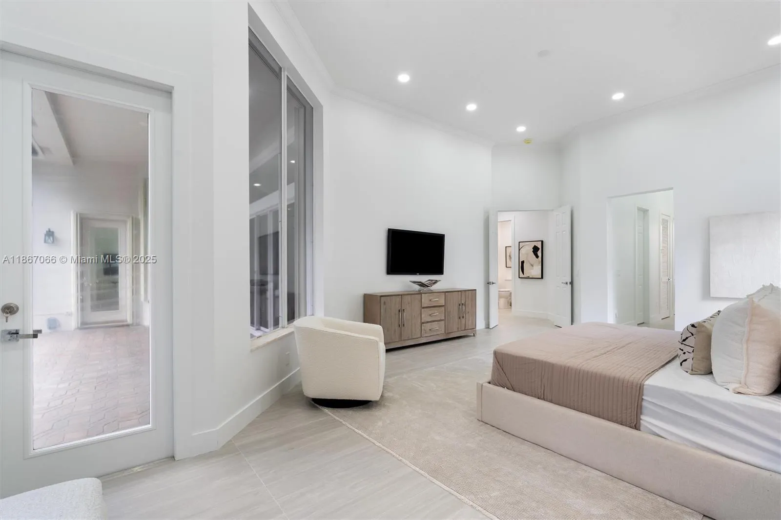 21677 Marigot Dr