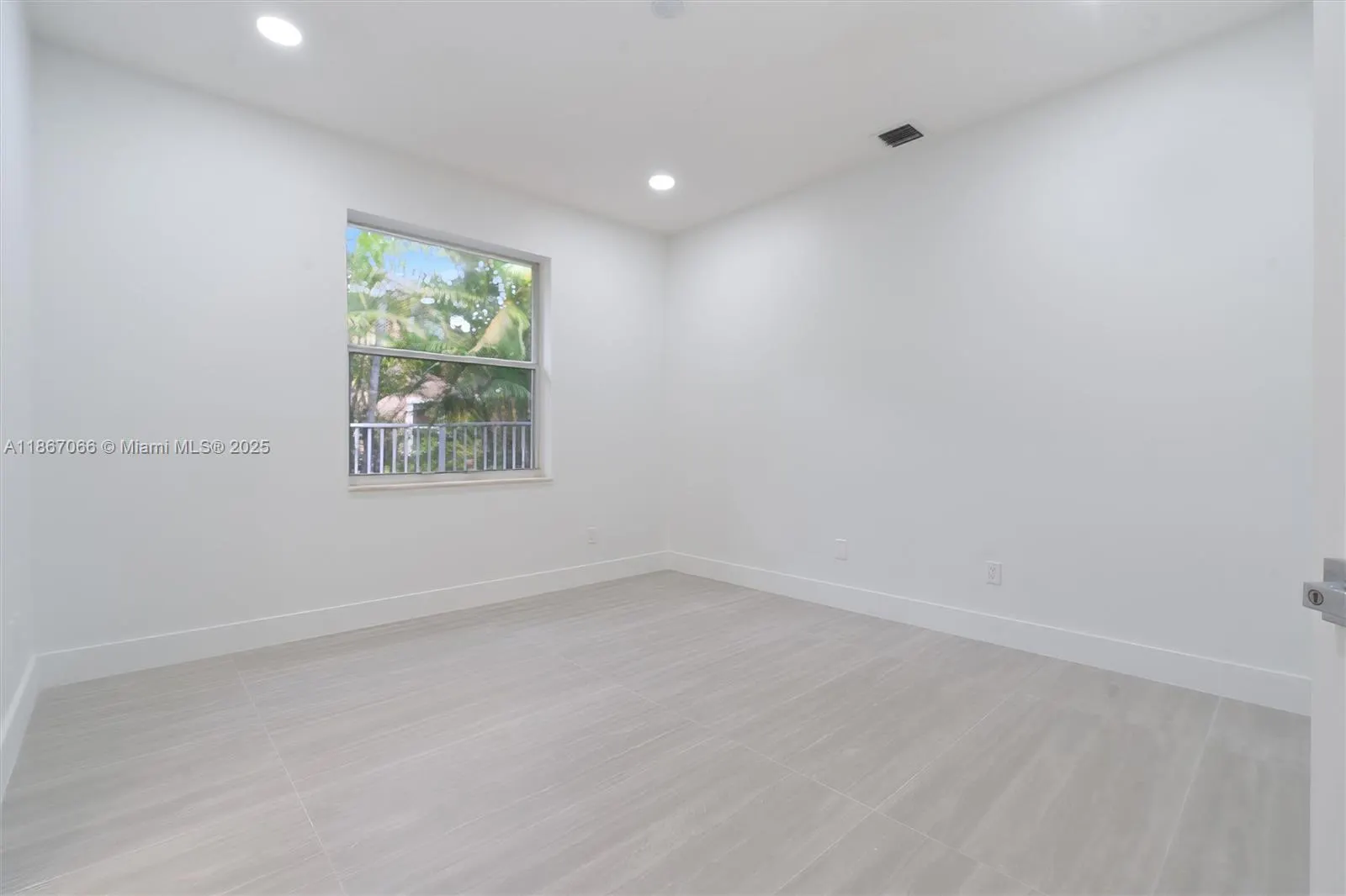 21677 Marigot Dr