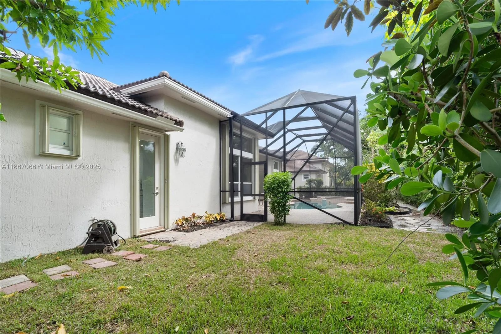 21677 Marigot Dr