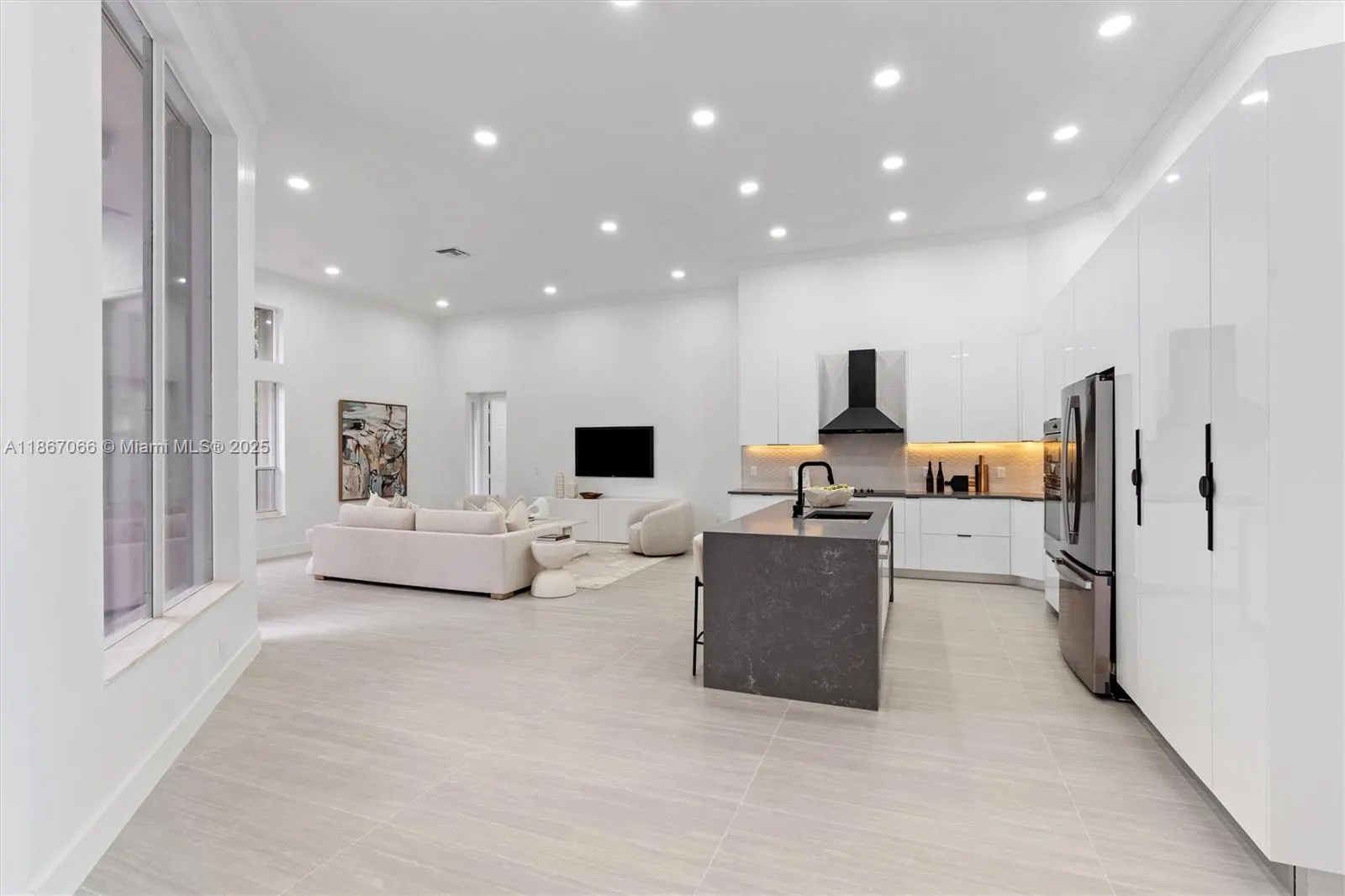 21677 Marigot Dr