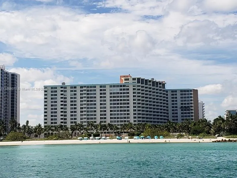 2899 Collins Ave, #1516