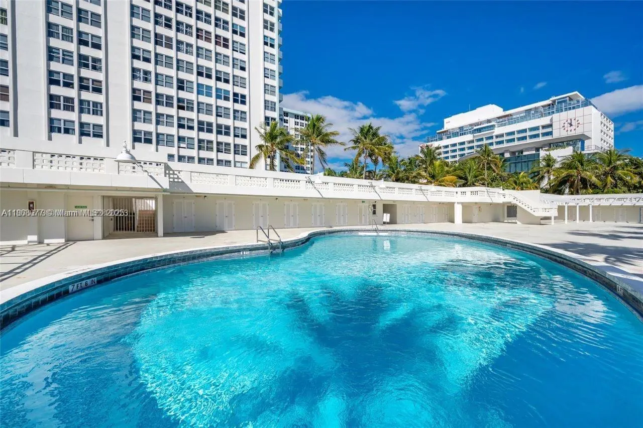 2899 Collins Ave, #1516