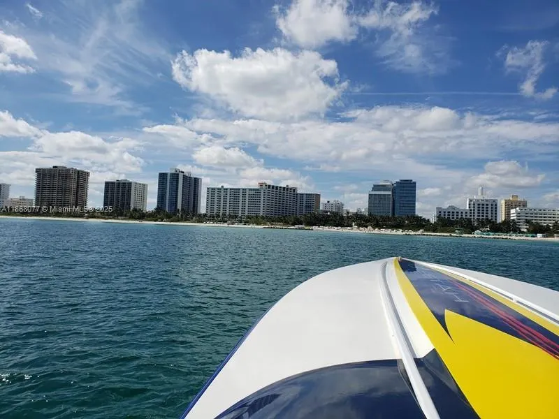 2899 Collins Ave, #1516