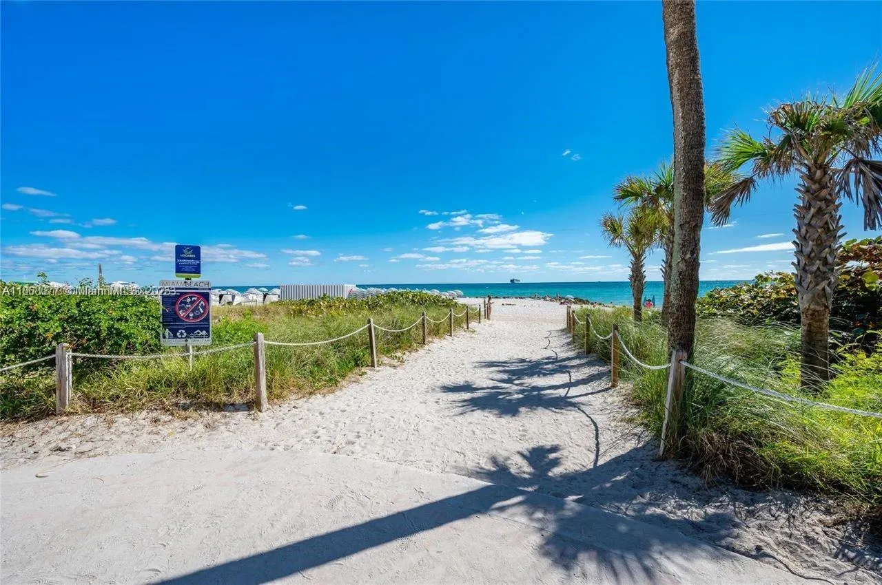 2899 Collins Ave, #1516
