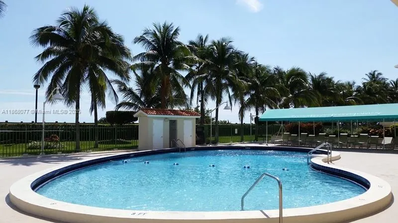 2899 Collins Ave, #1516