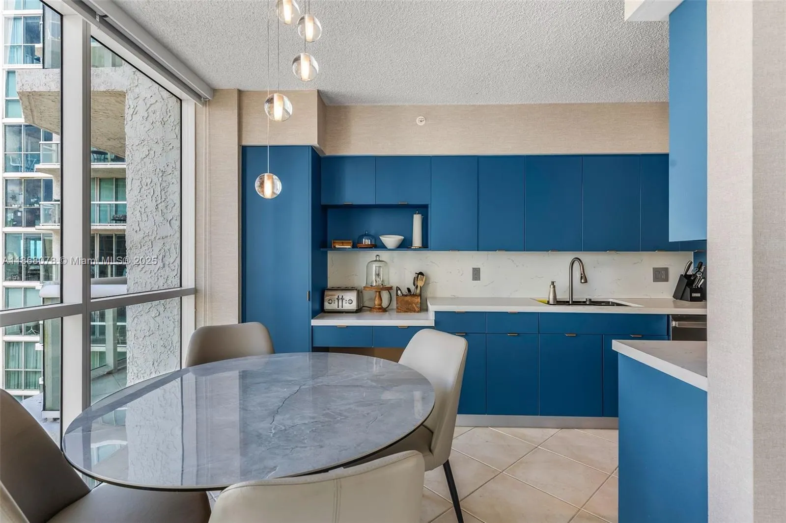 16400 Collins Ave, #946