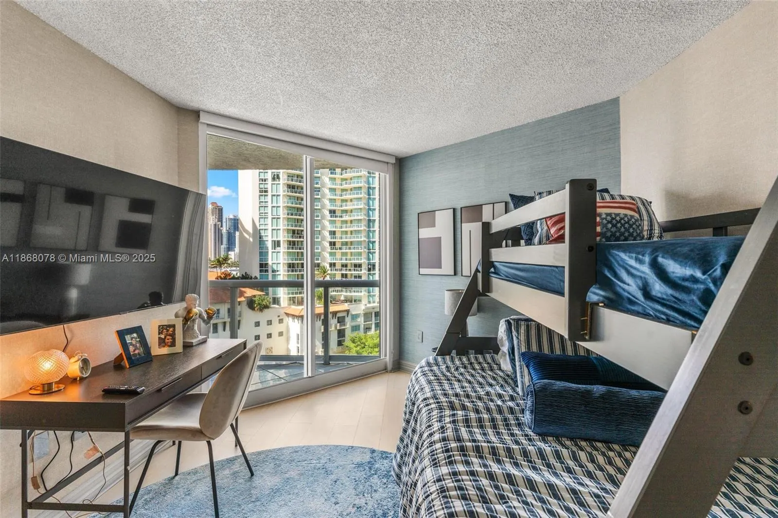 16400 Collins Ave, #946