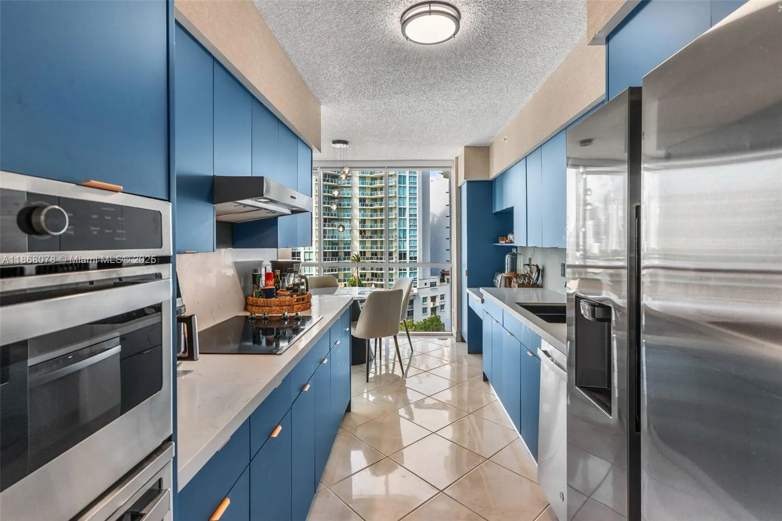 16400 Collins Ave, #946