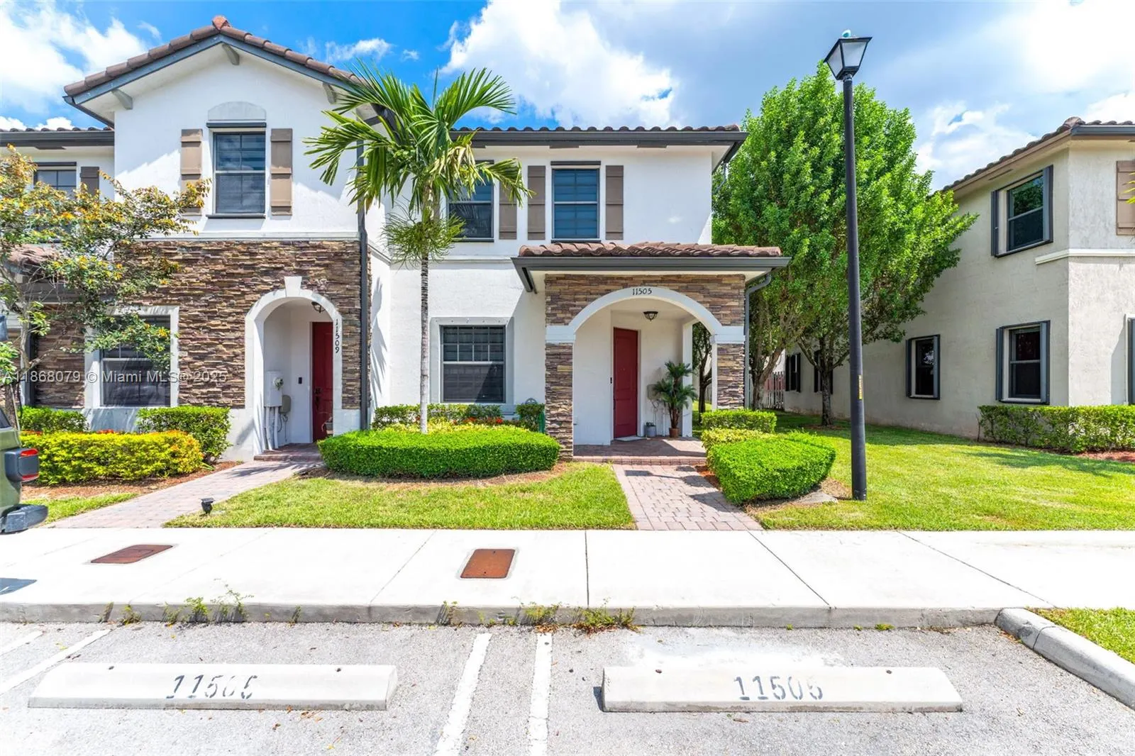 11505 SW 250th St