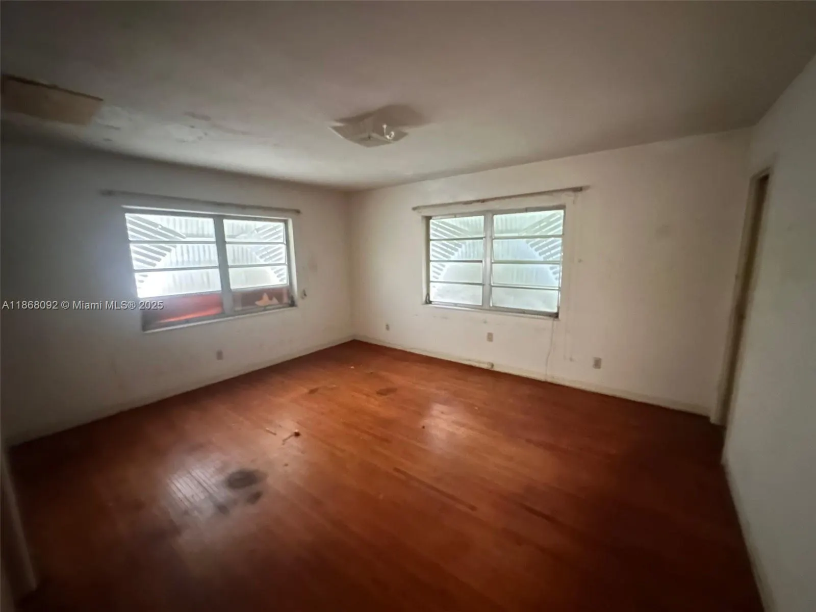 102 SW 1st Ave