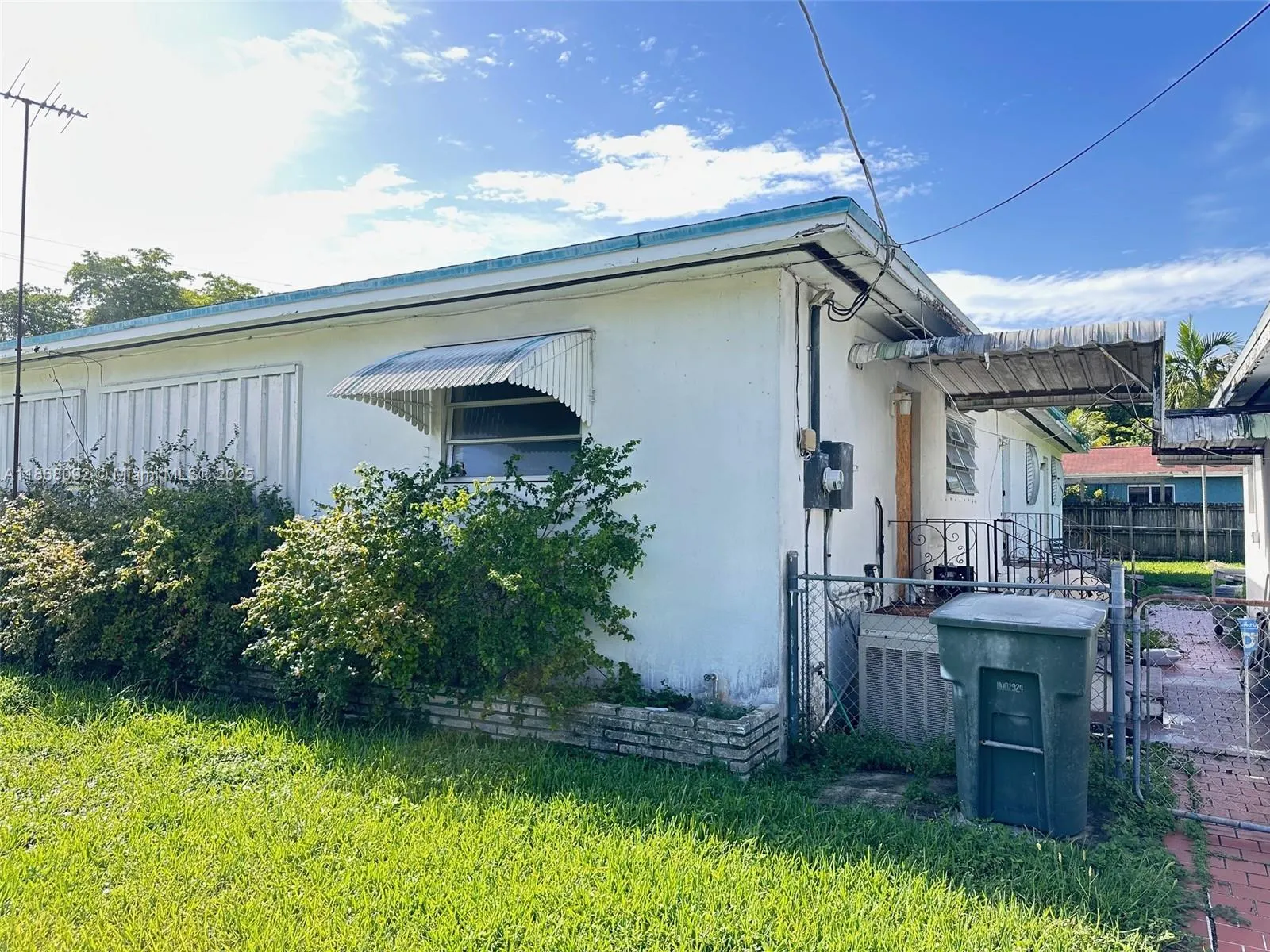 102 SW 1st Ave