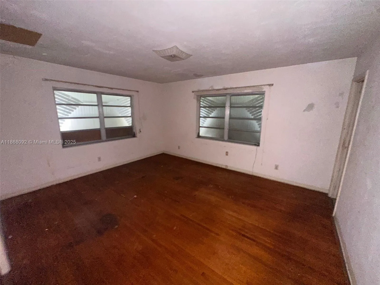 102 SW 1st Ave