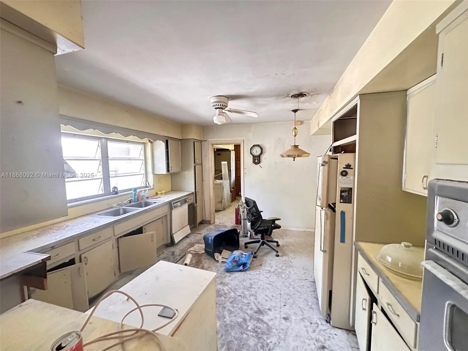 102 SW 1st Ave