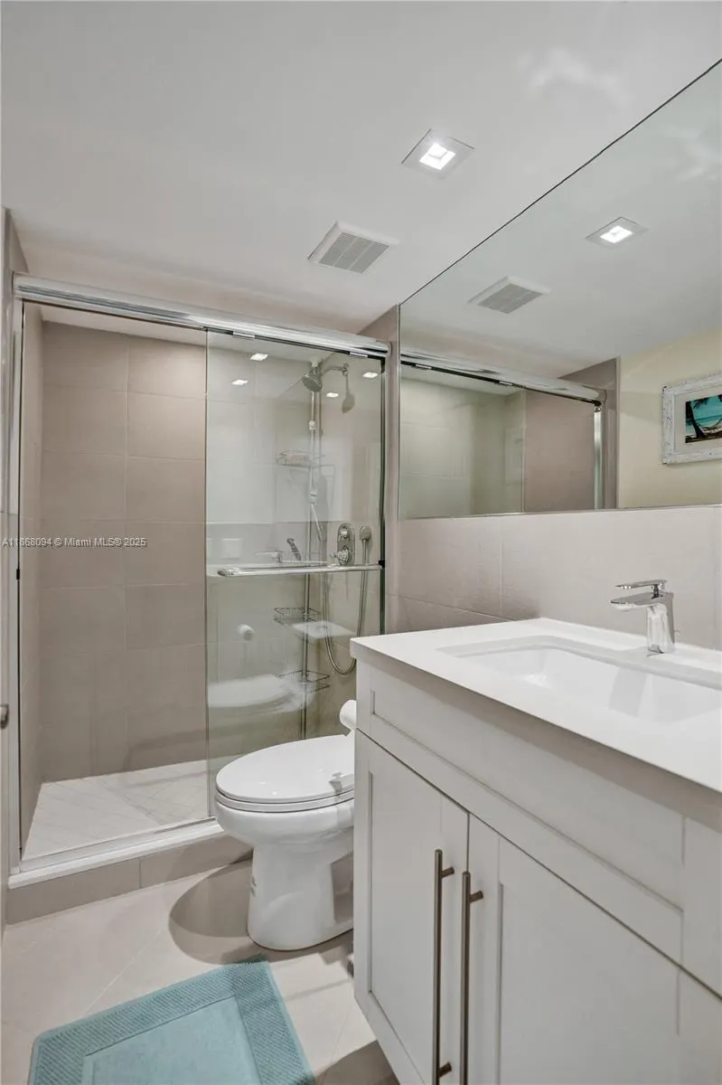 1936 S Ocean Dr, #21D