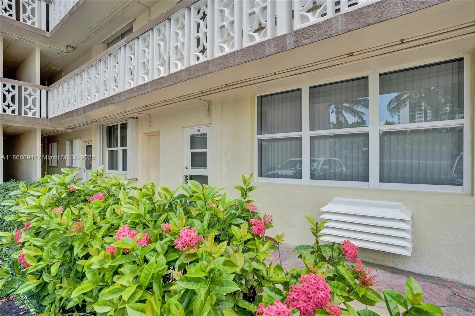 1936 S Ocean Dr, #21D