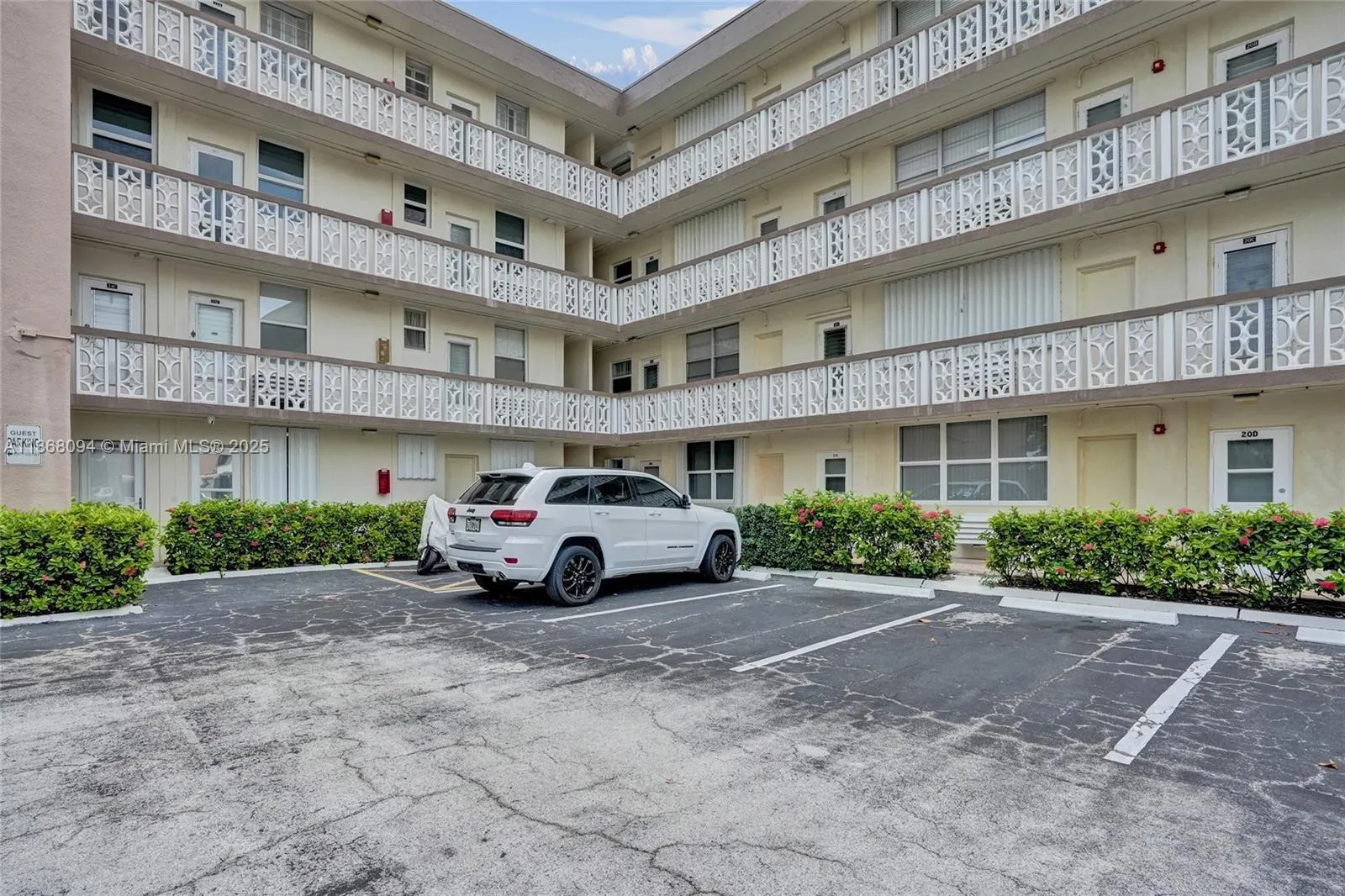 1936 S Ocean Dr, #21D