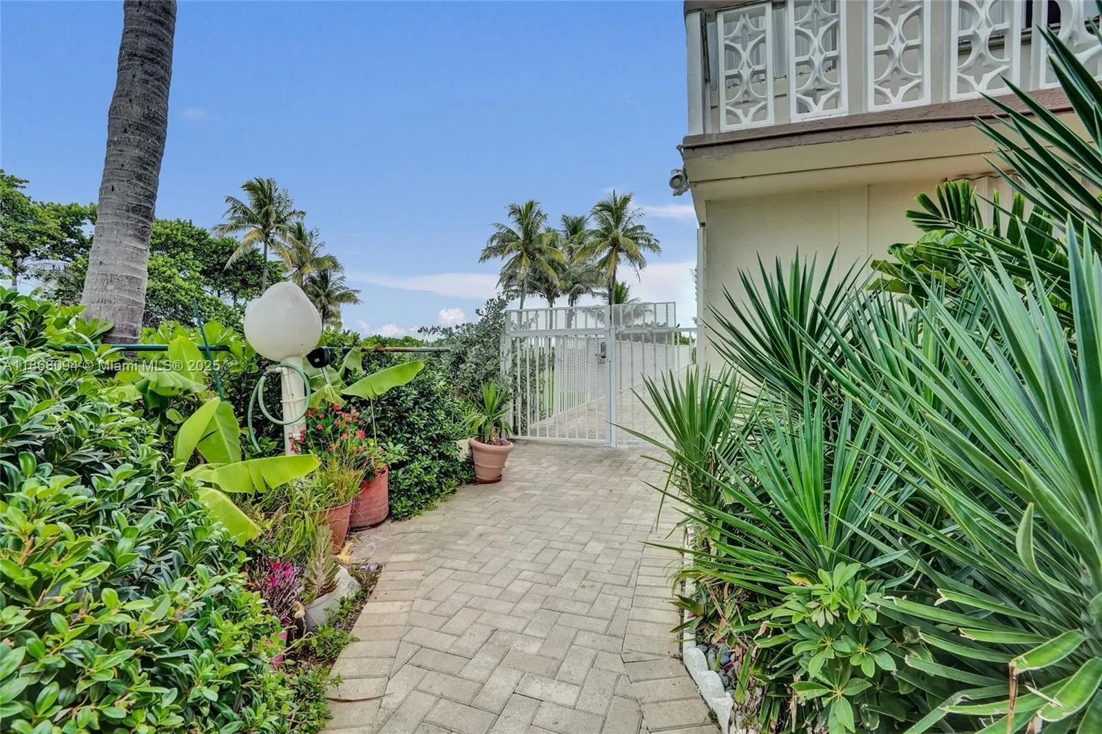 1936 S Ocean Dr, #21D