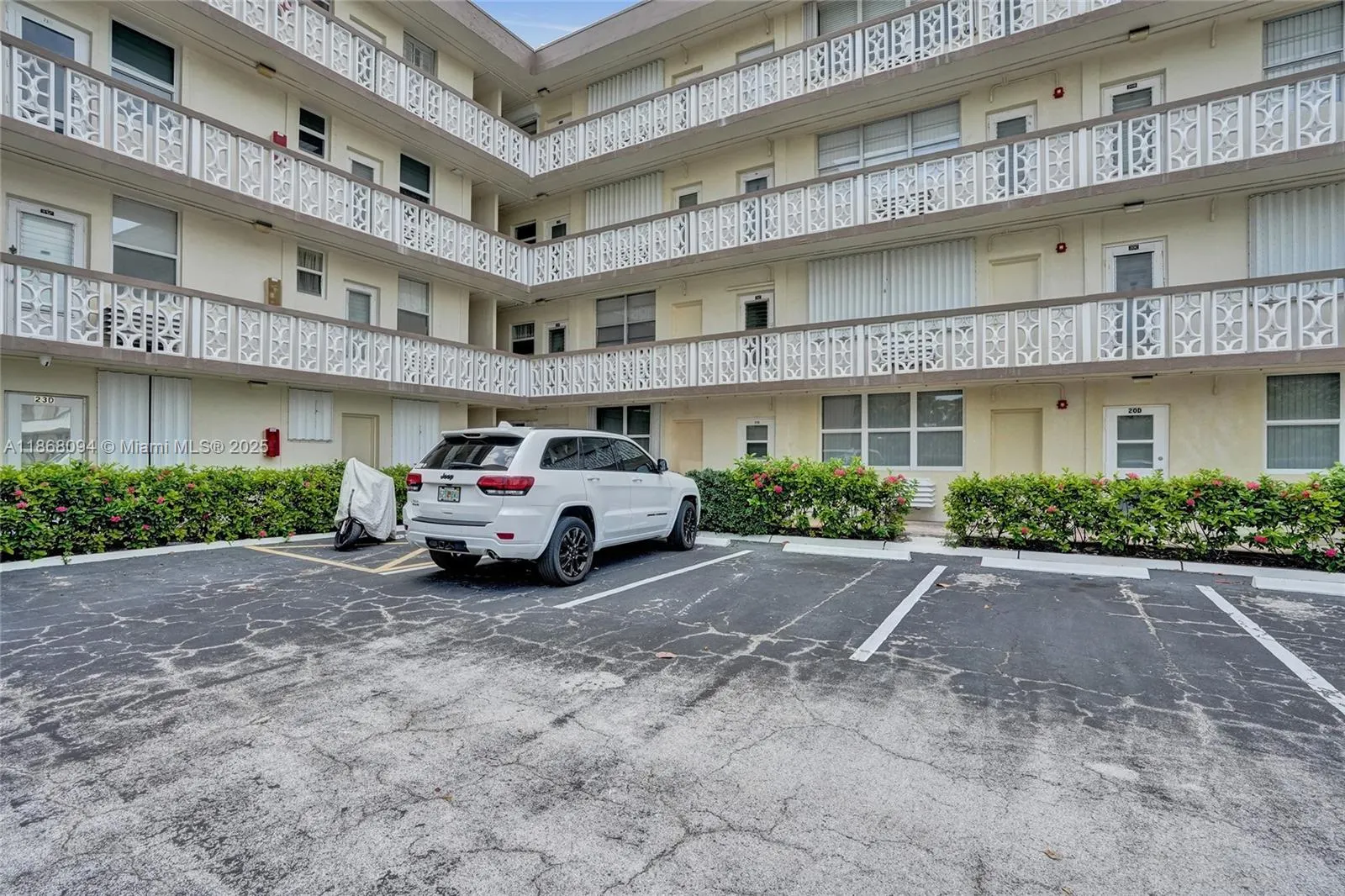 1936 S Ocean Dr, #21D