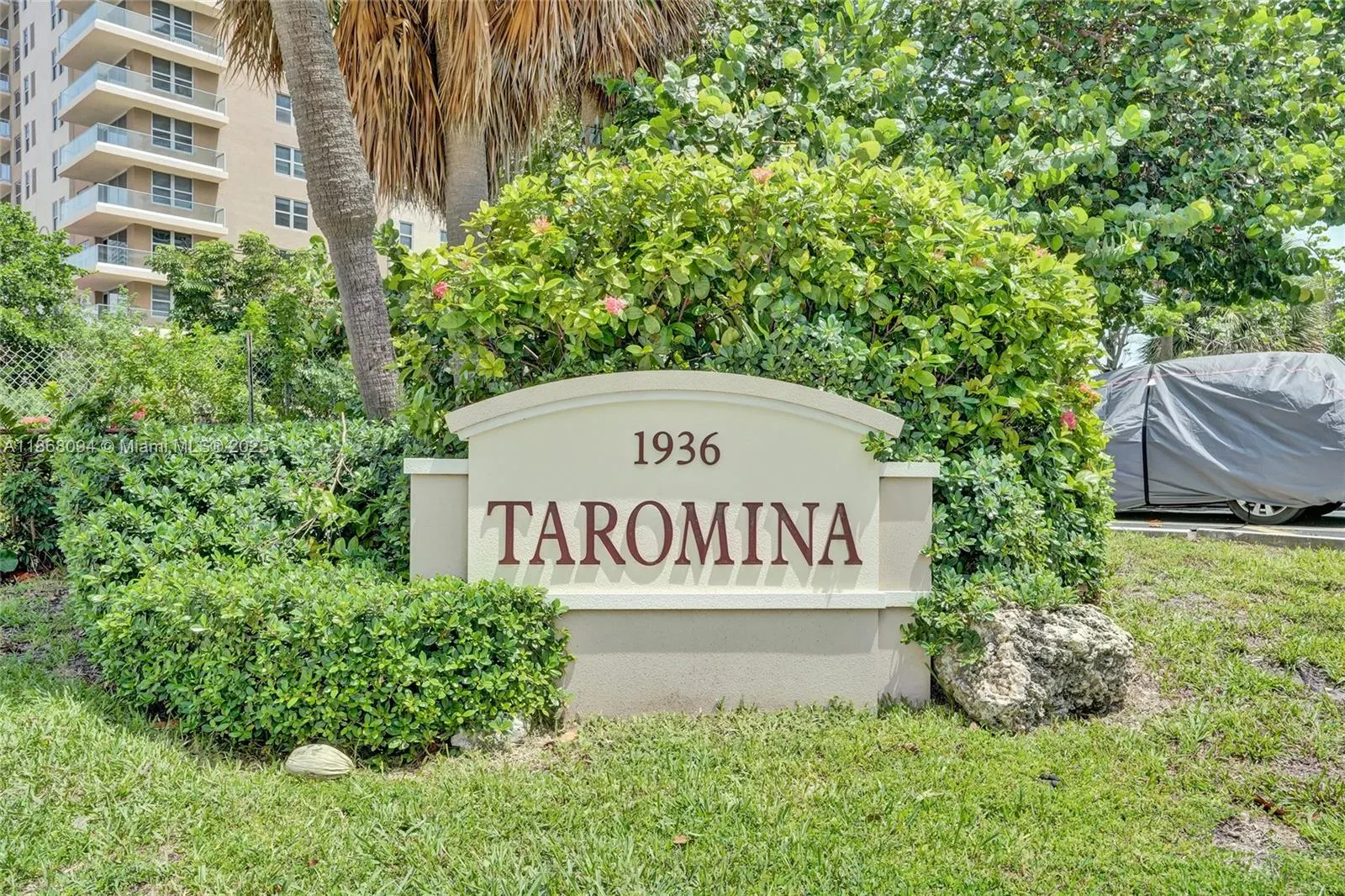 1936 S Ocean Dr, #21D