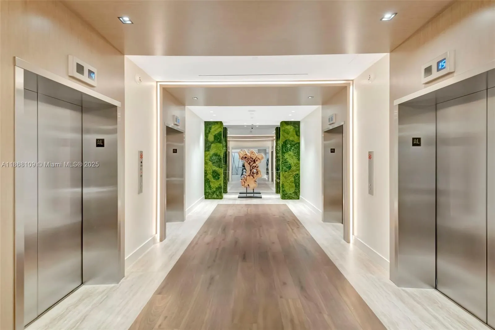 2301 Collins Ave, #321