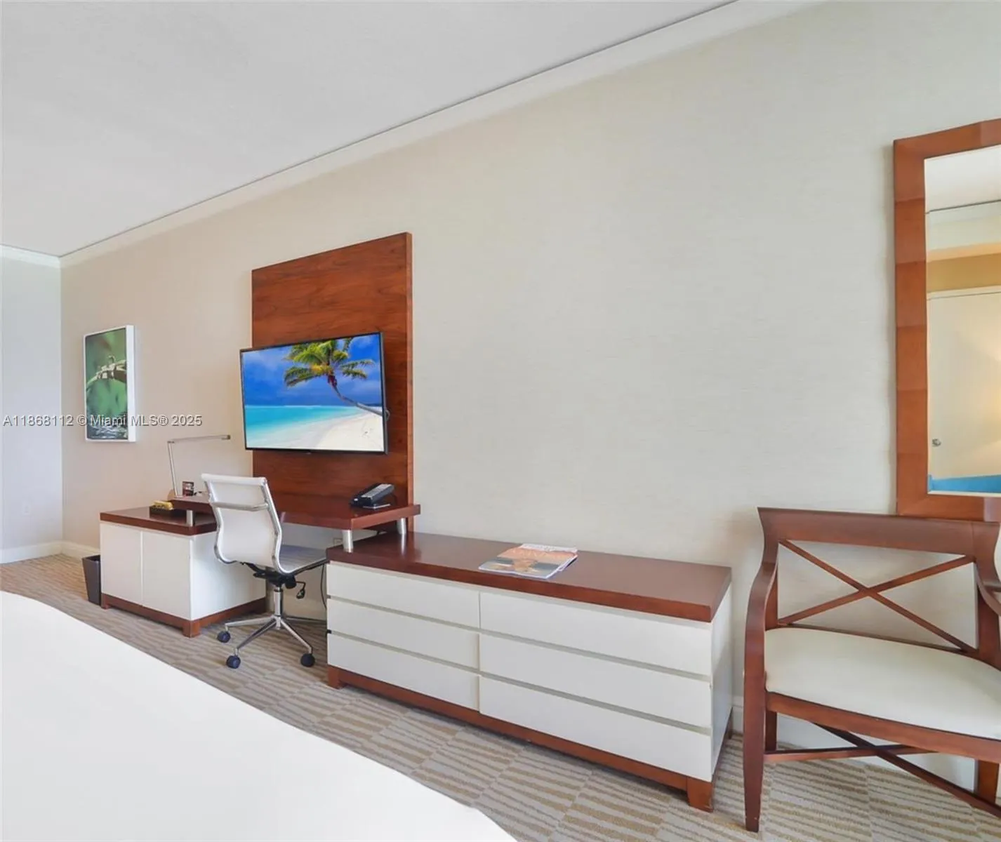 18001 Collins Ave, #2910