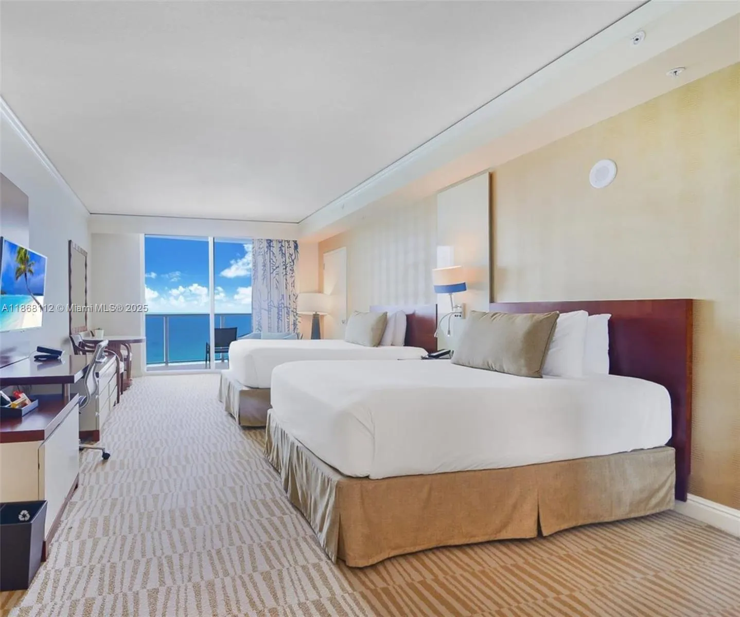 18001 Collins Ave, #2910