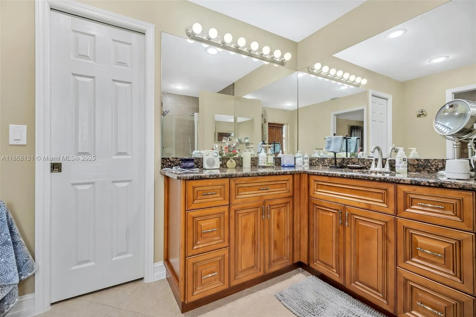 404 SW 33rd Ter