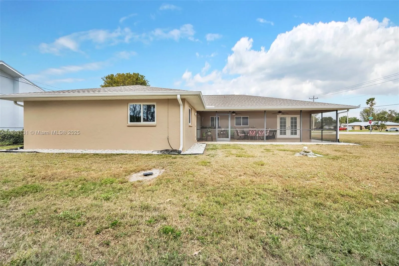 404 SW 33rd Ter