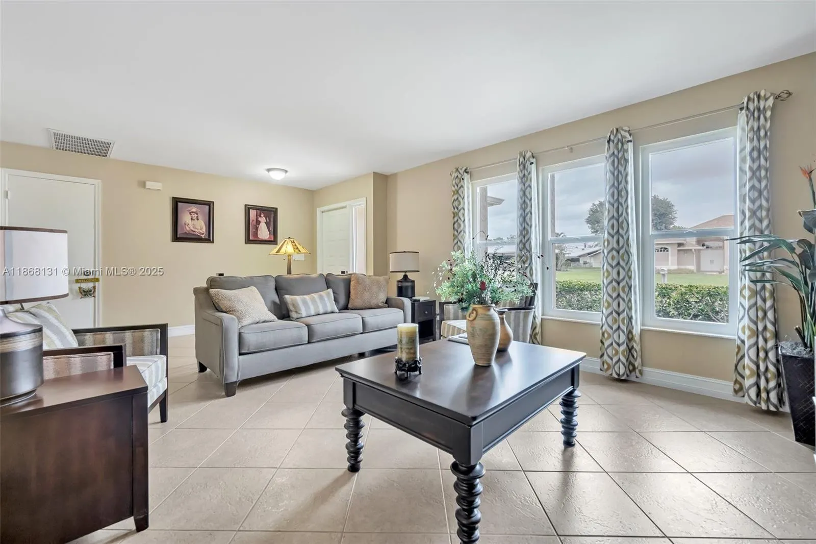 404 SW 33rd Ter