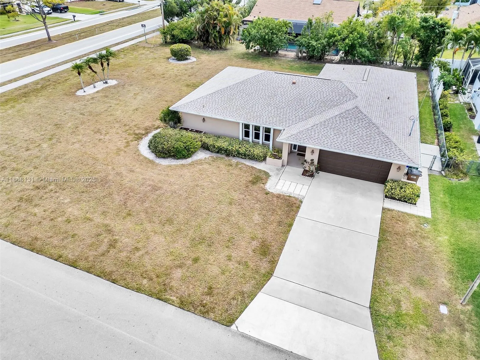 404 SW 33rd Ter