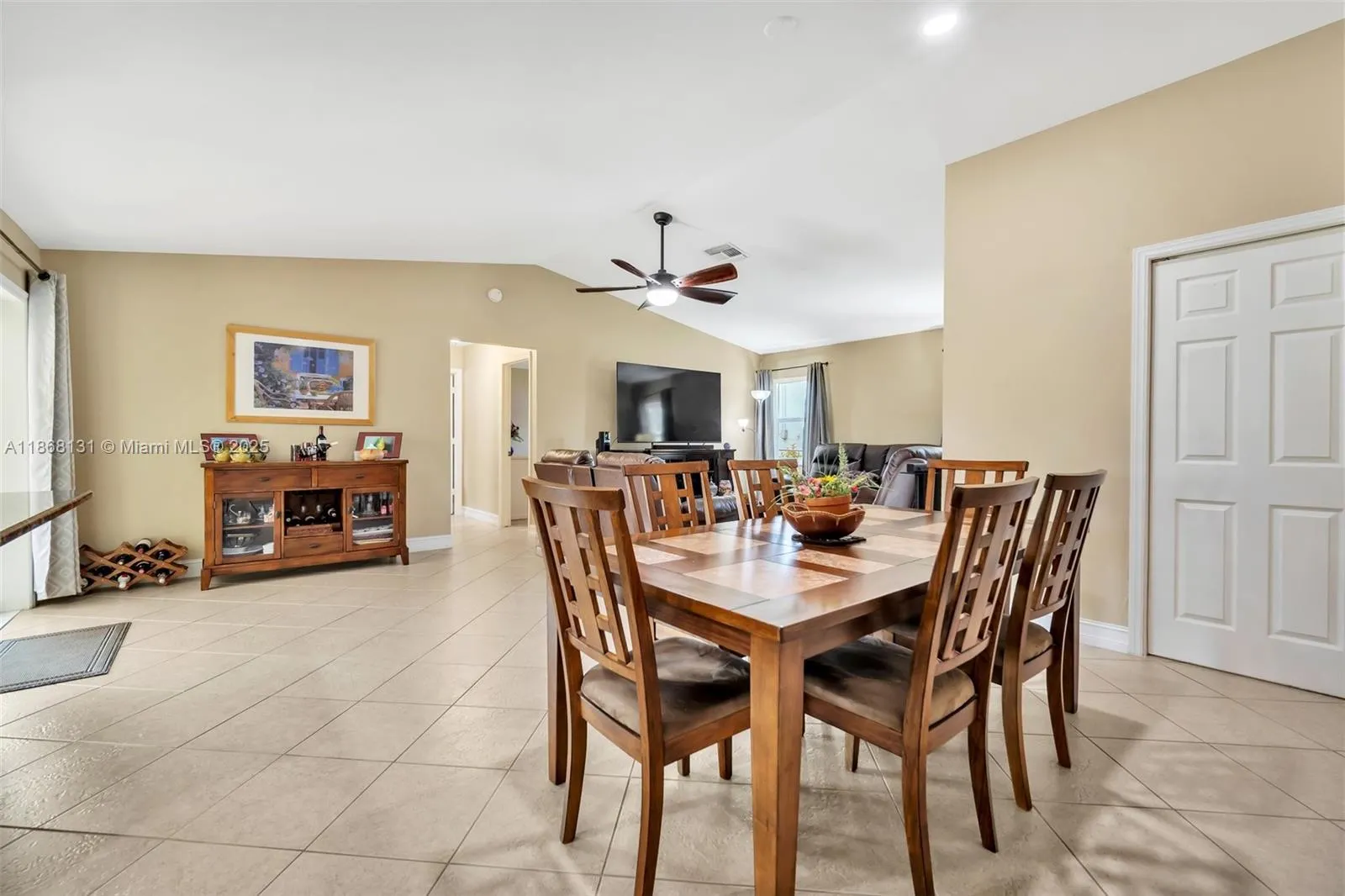 404 SW 33rd Ter
