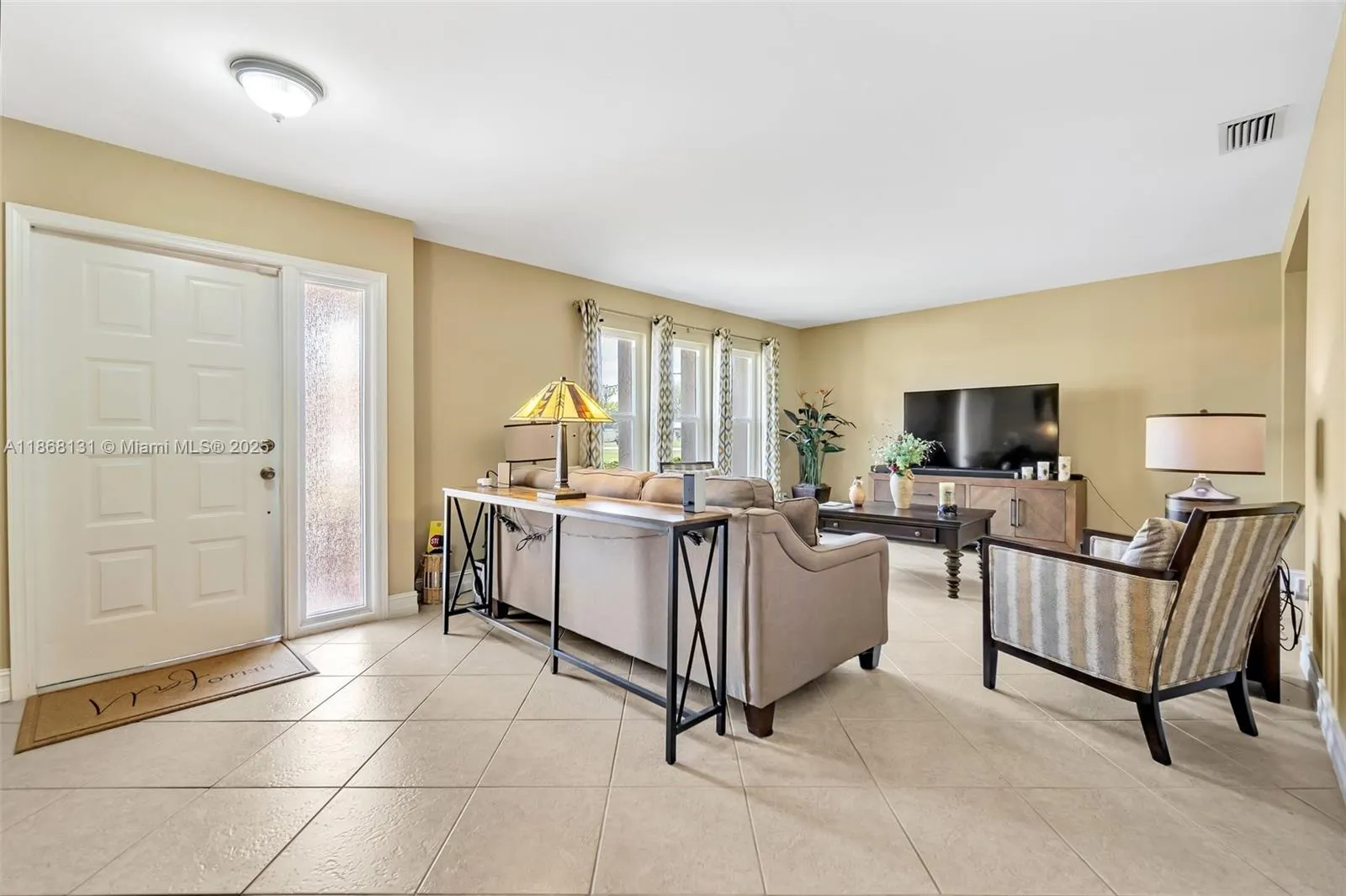 404 SW 33rd Ter