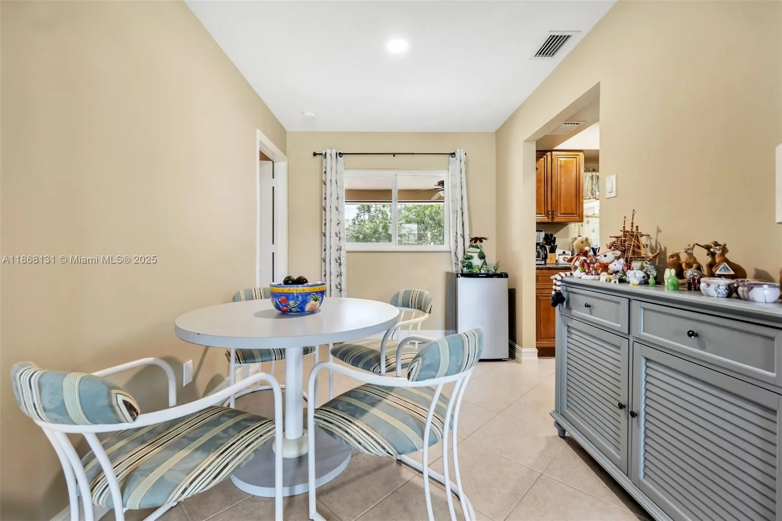 404 SW 33rd Ter