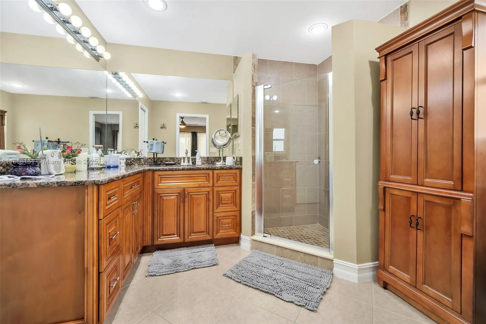 404 SW 33rd Ter