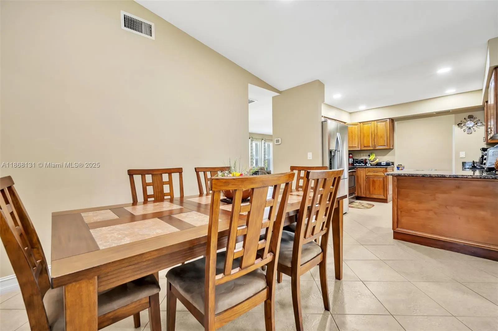 404 SW 33rd Ter