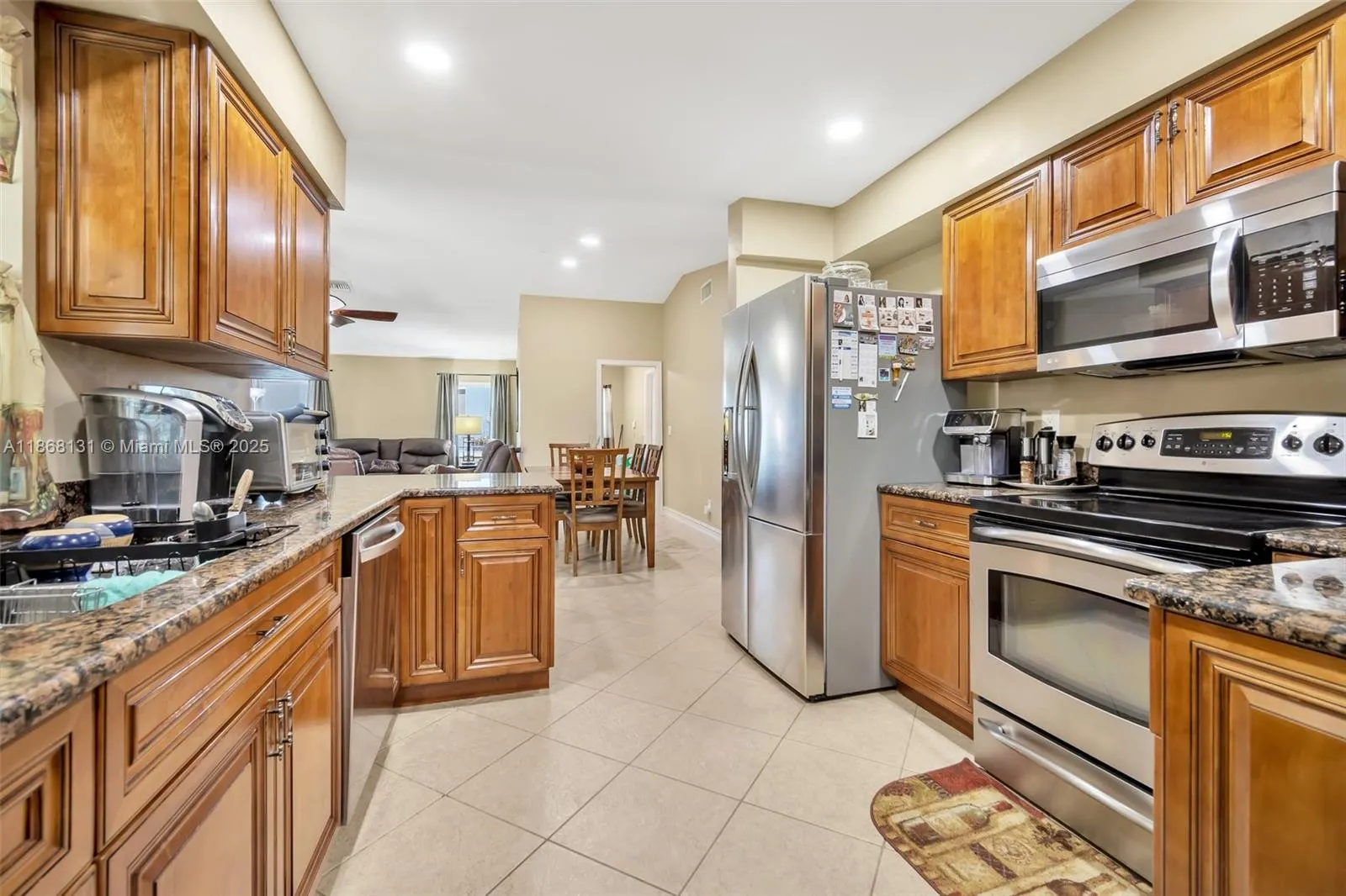 404 SW 33rd Ter