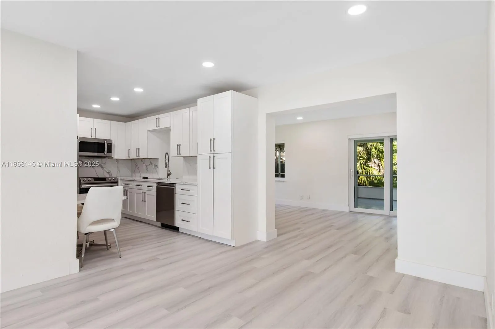 7003 NW 99th Ave